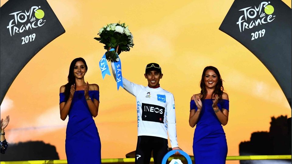 Colombiano Bernal hace historia en el Tour de Francia